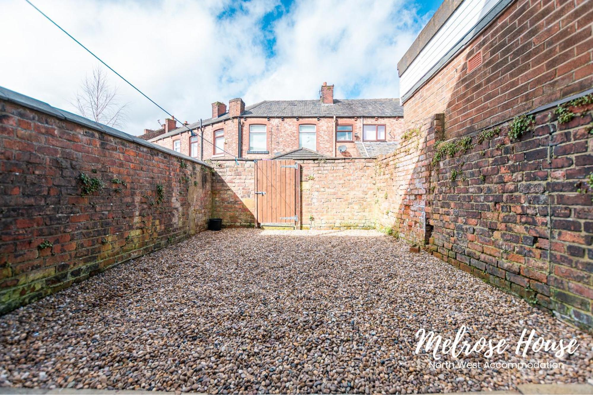 Manchester Work Stays 2Br Home With Parking & Wifi Bagian luar foto