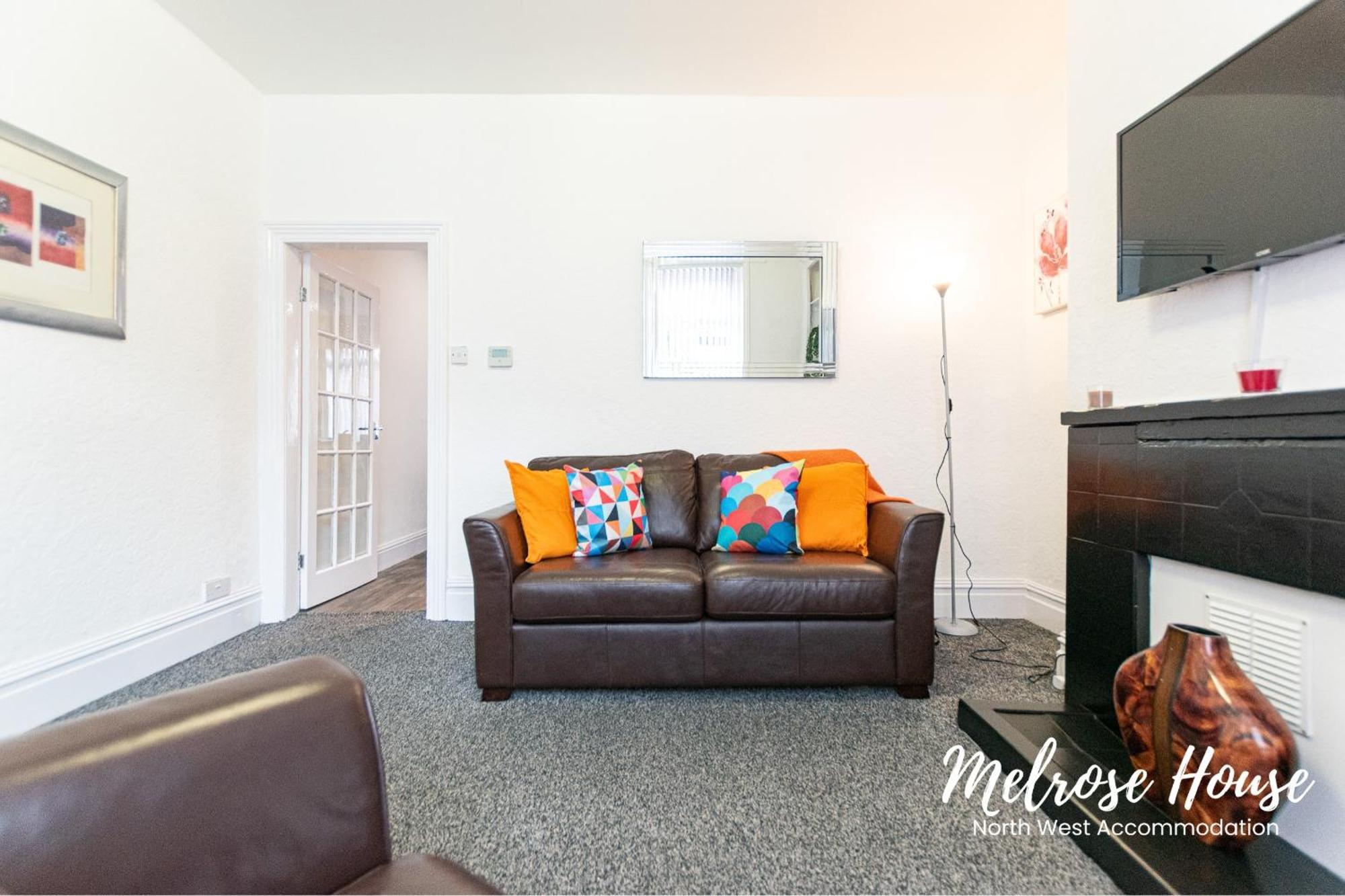Manchester Work Stays 2Br Home With Parking & Wifi Bagian luar foto