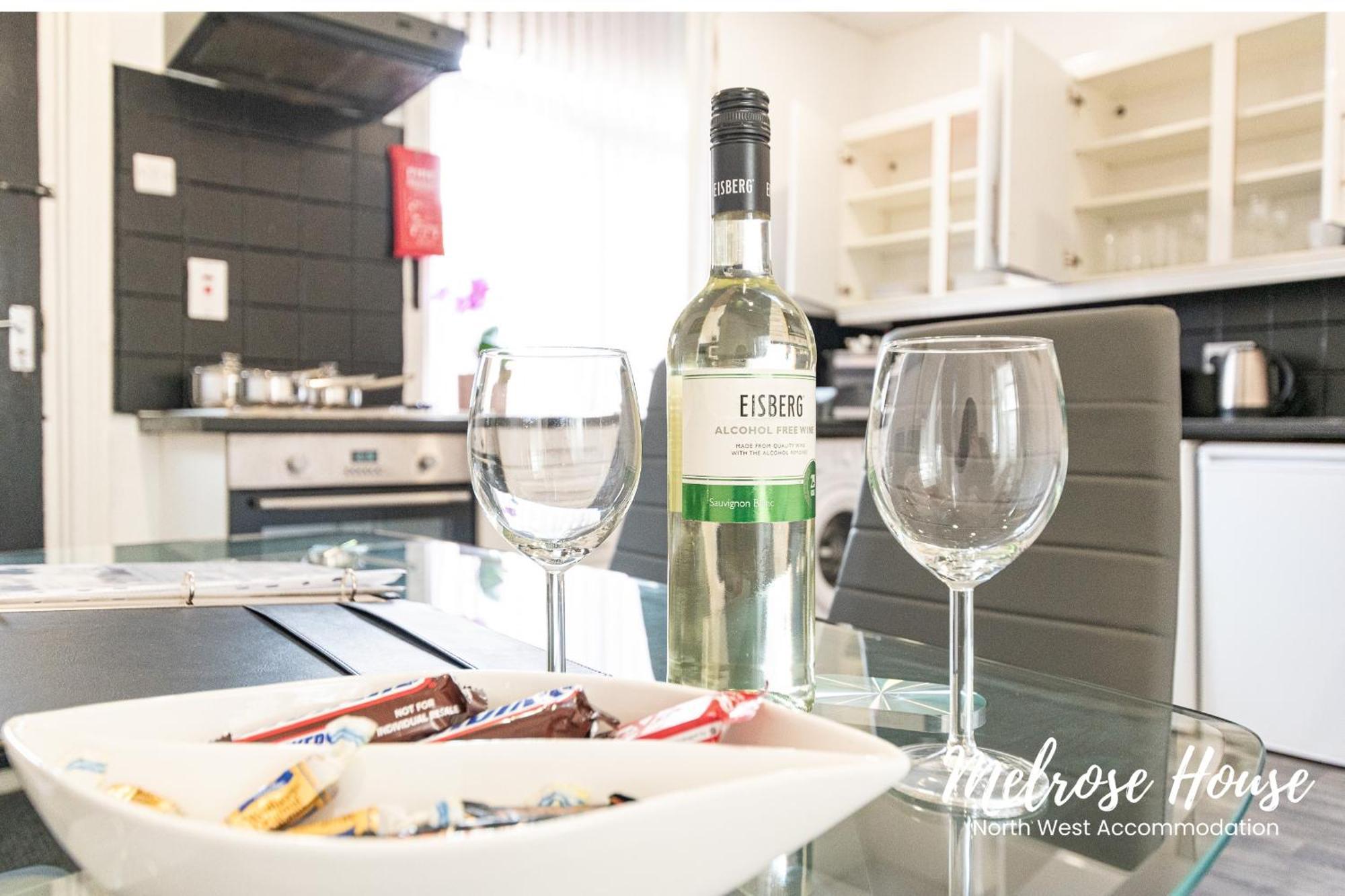 Manchester Work Stays 2Br Home With Parking & Wifi Bagian luar foto