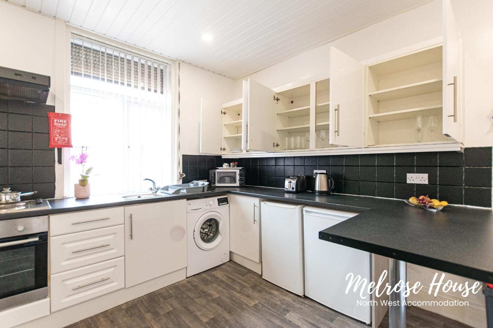 Manchester Work Stays 2Br Home With Parking & Wifi Bagian luar foto