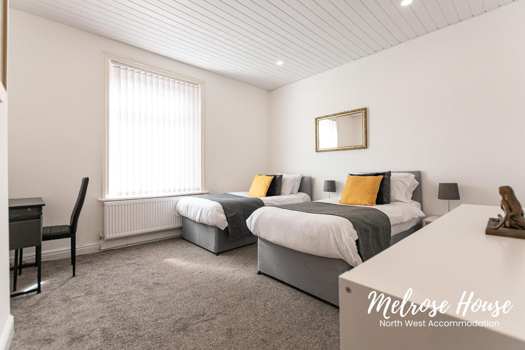 Manchester Work Stays 2Br Home With Parking & Wifi Bagian luar foto