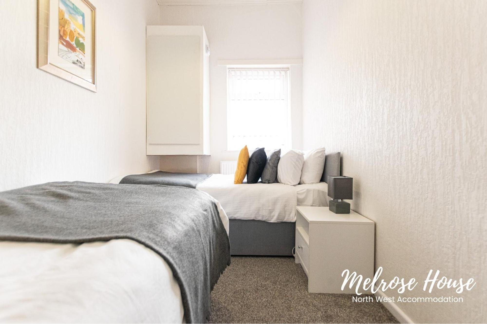 Manchester Work Stays 2Br Home With Parking & Wifi Bagian luar foto