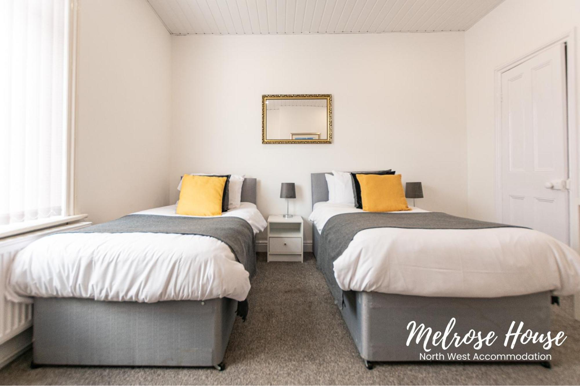 Manchester Work Stays 2Br Home With Parking & Wifi Bagian luar foto