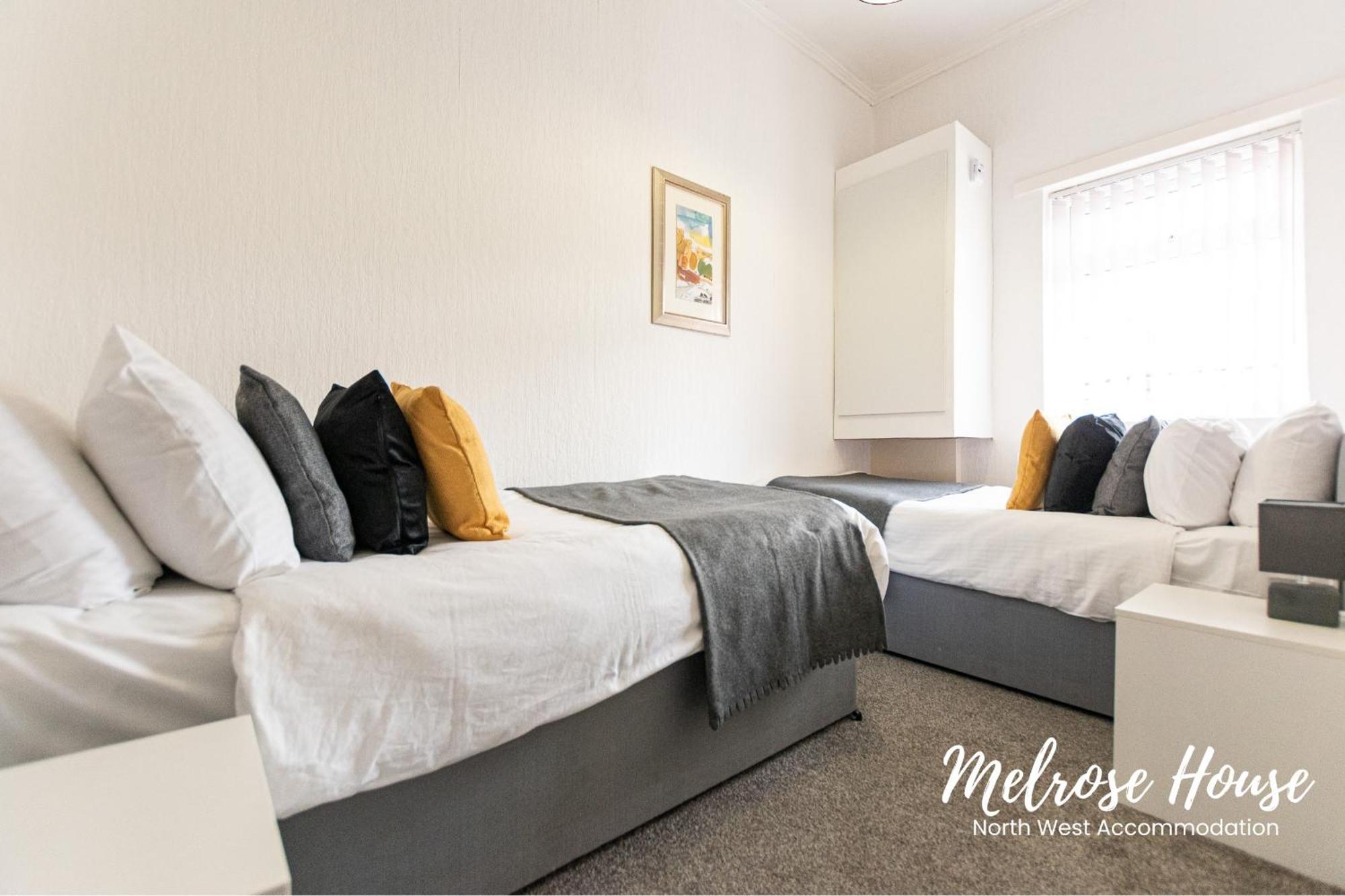 Manchester Work Stays 2Br Home With Parking & Wifi Bagian luar foto